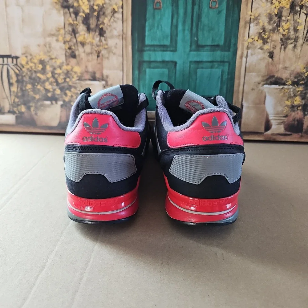 Size 11- ZX 700 adidas Black Grey and Red